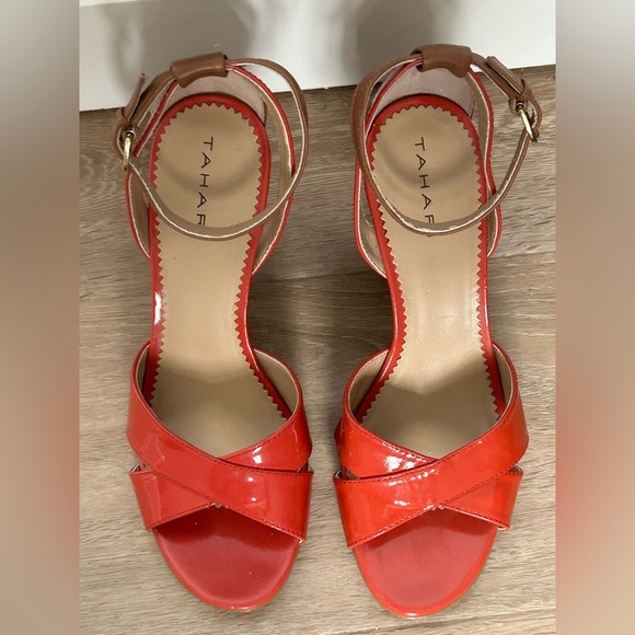 Tahari Women’s Wedge Shoes, Size 7.5, Red 3.25 Inch High Wedge Shoes, Cute Wedge - Picture 4 of 4